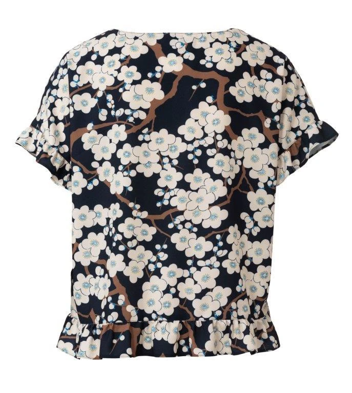 Burda 6243 Top With Boxy Shape Sewing Pattern 4 Burda 6243 Top With Boxy Shape Sewing Pattern - Image 4