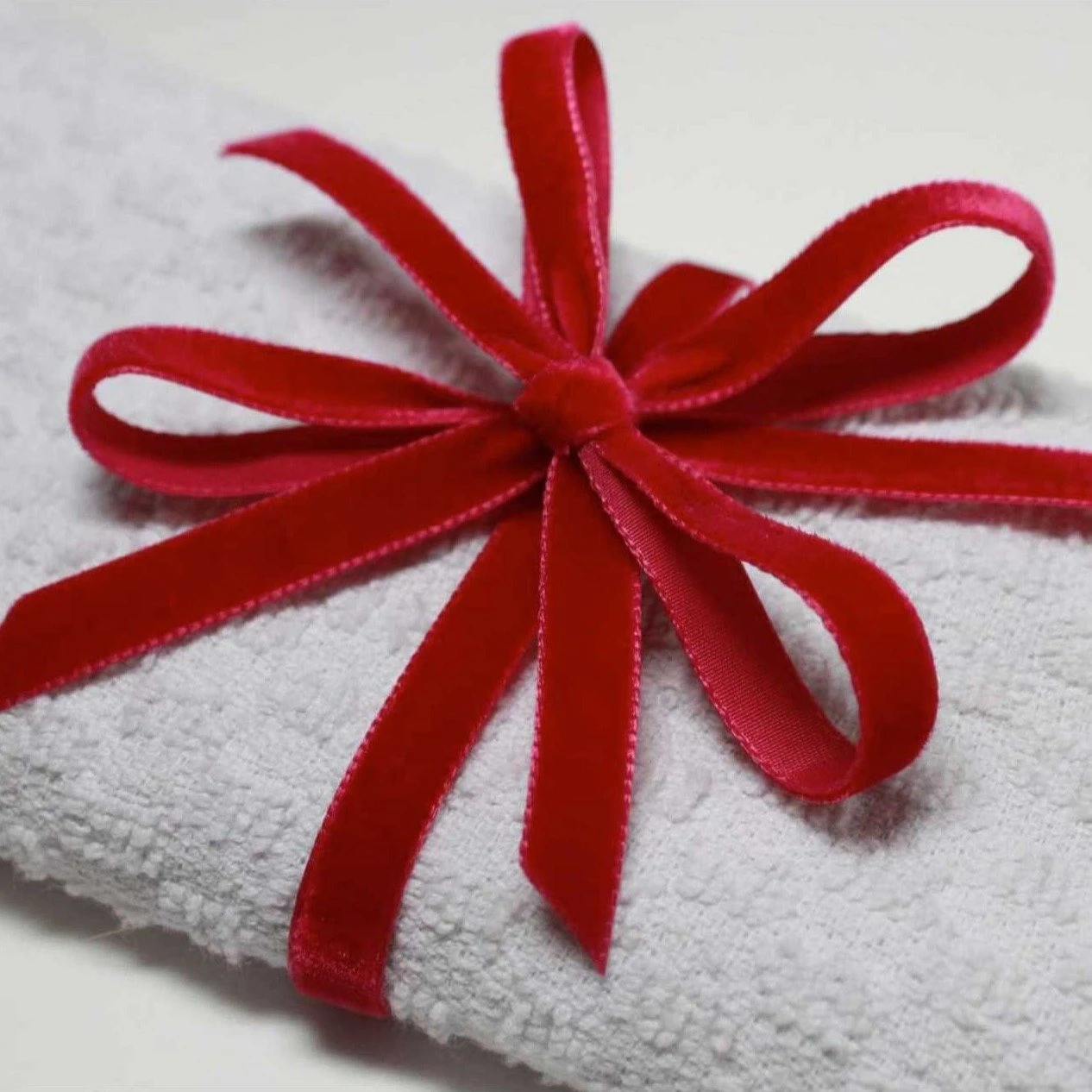 Berisfords Velvet Ribbon, Cardinal 2 Berisfords Velvet Ribbon, Cardinal - Image 2