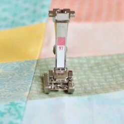 Bernina 570 QE Sewing Machine -Jaycotts Shop BERNINA 5Series Keyfeature Presserfeet