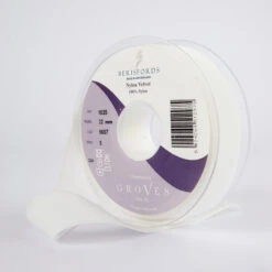 Berisfords Velvet Ribbon, Ecru