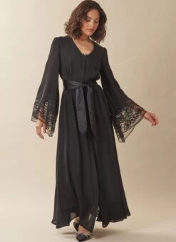 McCall's Sewing Pattern 8535 Nightgown In Two Lengths And Robe