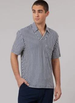 McCall's Sewing Pattern 8589 Men's Top With Sleeve Variations