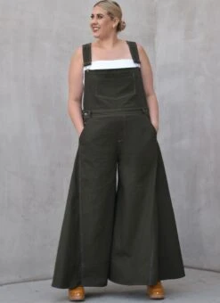 Know Me Sewing Pattern 2062 Misses' Overalls By Alisha Grace