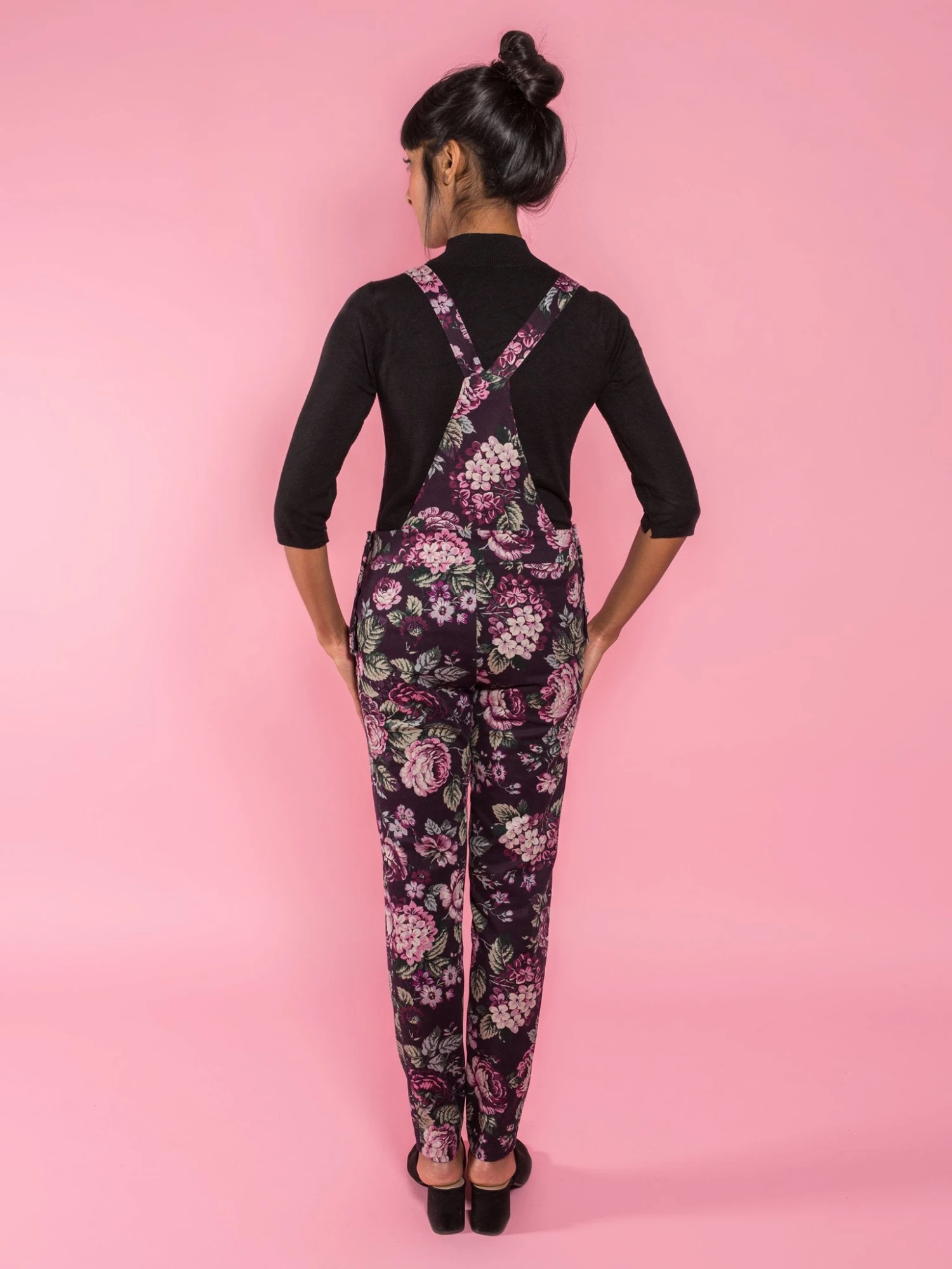 Tilly And The Buttons Mila Dungarees Pattern - 1019 10 Tilly And The Buttons Mila Dungarees Pattern - 1019 - Image 10