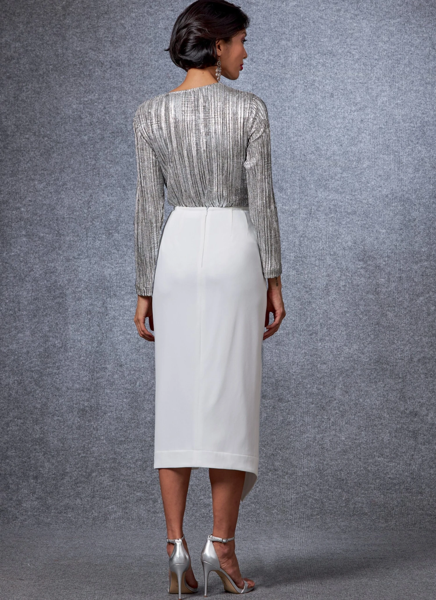 Vogue Sewing Pattern 1683 | Misses' Skirt 5 Vogue Sewing Pattern 1683 | Misses' Skirt - Image 5