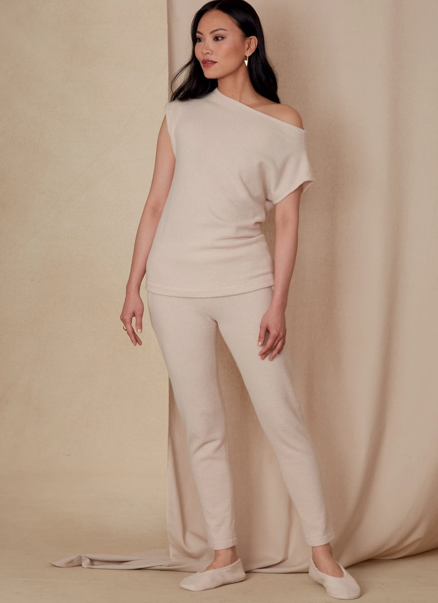 Vogue Sewing Pattern 1835 Misses' Pyjamas 9 Vogue Sewing Pattern 1835 Misses' Pyjamas - Image 9