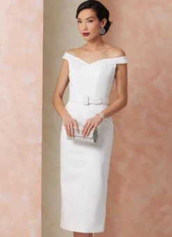 Vogue Sewing Pattern 2105 Sheath Dress With Petite Lines -Jaycotts Shop V2105 01